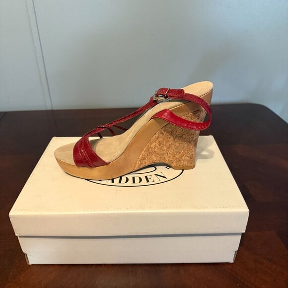 Steve Madden Womens Red Cork Wedge Sandals Size 9 satisfy - Picture 2 of 7